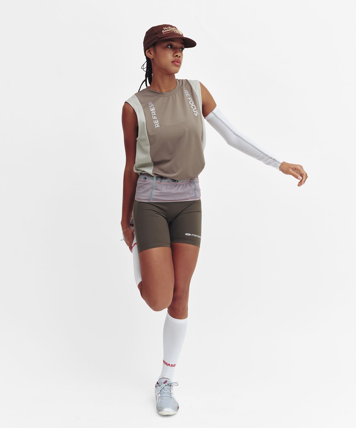 미나수(MENASOO) Refocus Mesh Sleeveless Top_Khaki