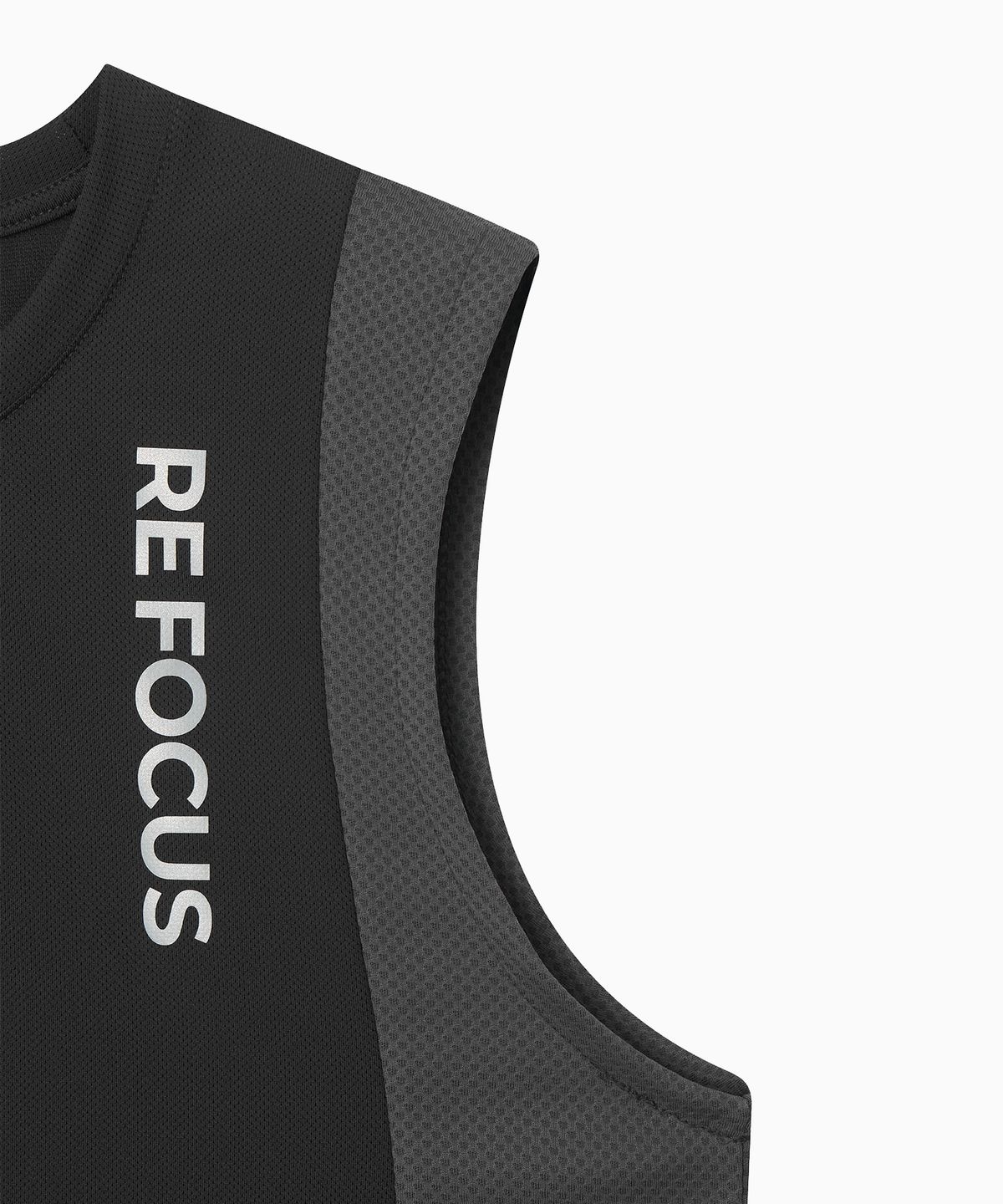 미나수(MENASOO) Refocus Mesh Sleeveless Top_Charcoal