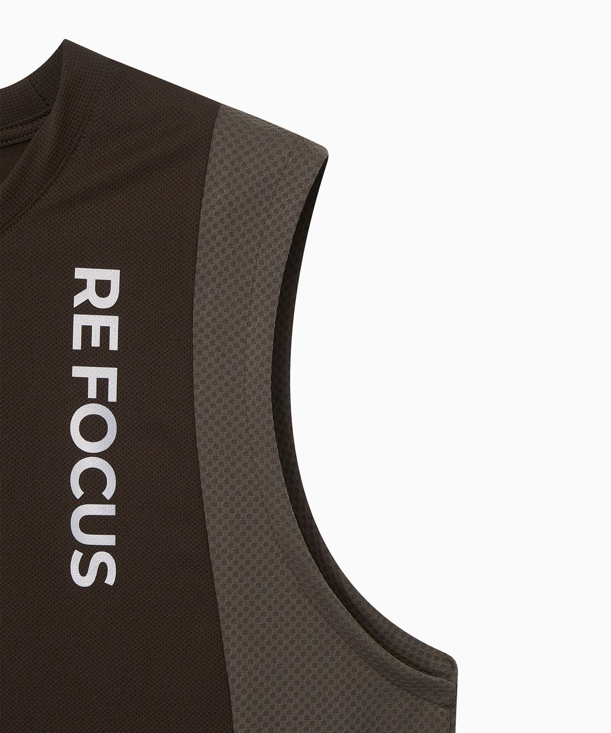 미나수(MENASOO) Refocus Mesh Sleeveless Top_Brown