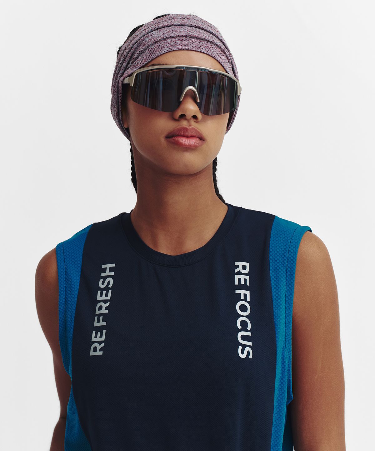 미나수(MENASOO) Refocus Mesh Sleeveless Top_Navy