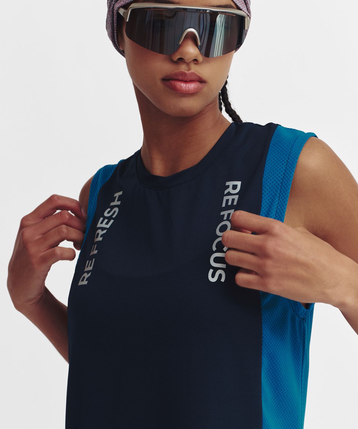 미나수(MENASOO) Refocus Mesh Sleeveless Top_Navy