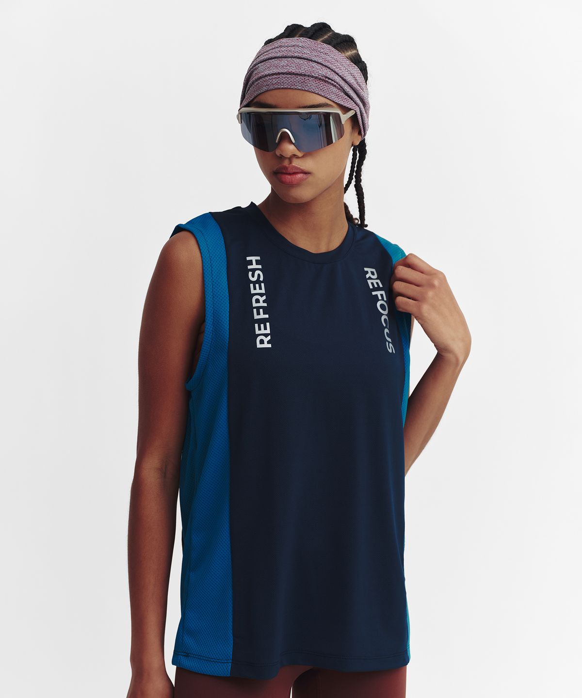 미나수(MENASOO) Refocus Mesh Sleeveless Top_Navy