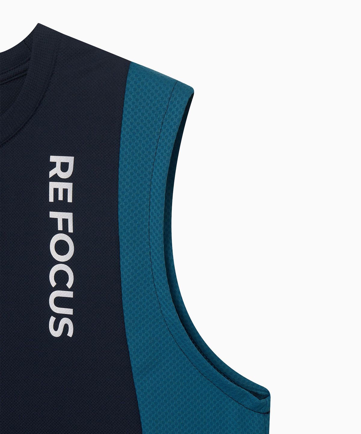 미나수(MENASOO) Refocus Mesh Sleeveless Top_Navy
