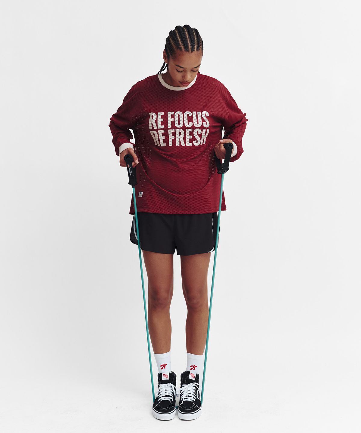 미나수(MENASOO) Refocus Mesh Round Neck T Shirt_Burgundy
