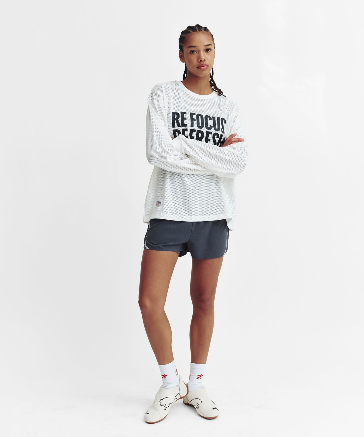 미나수(MENASOO) Refocus Mesh Round Neck T Shirt_White