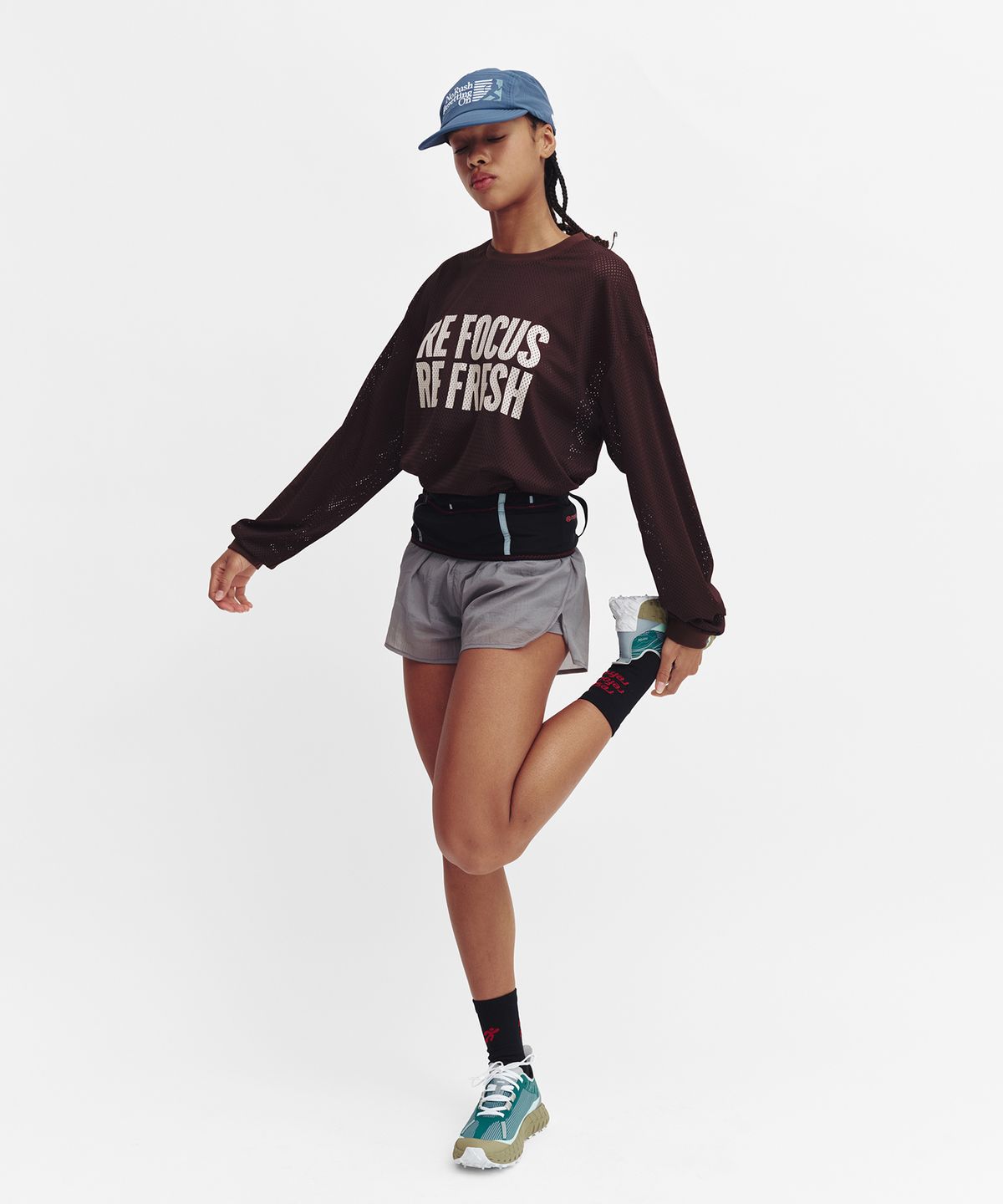 미나수(MENASOO) Refocus Mesh Round Neck T Shirt_Brown
