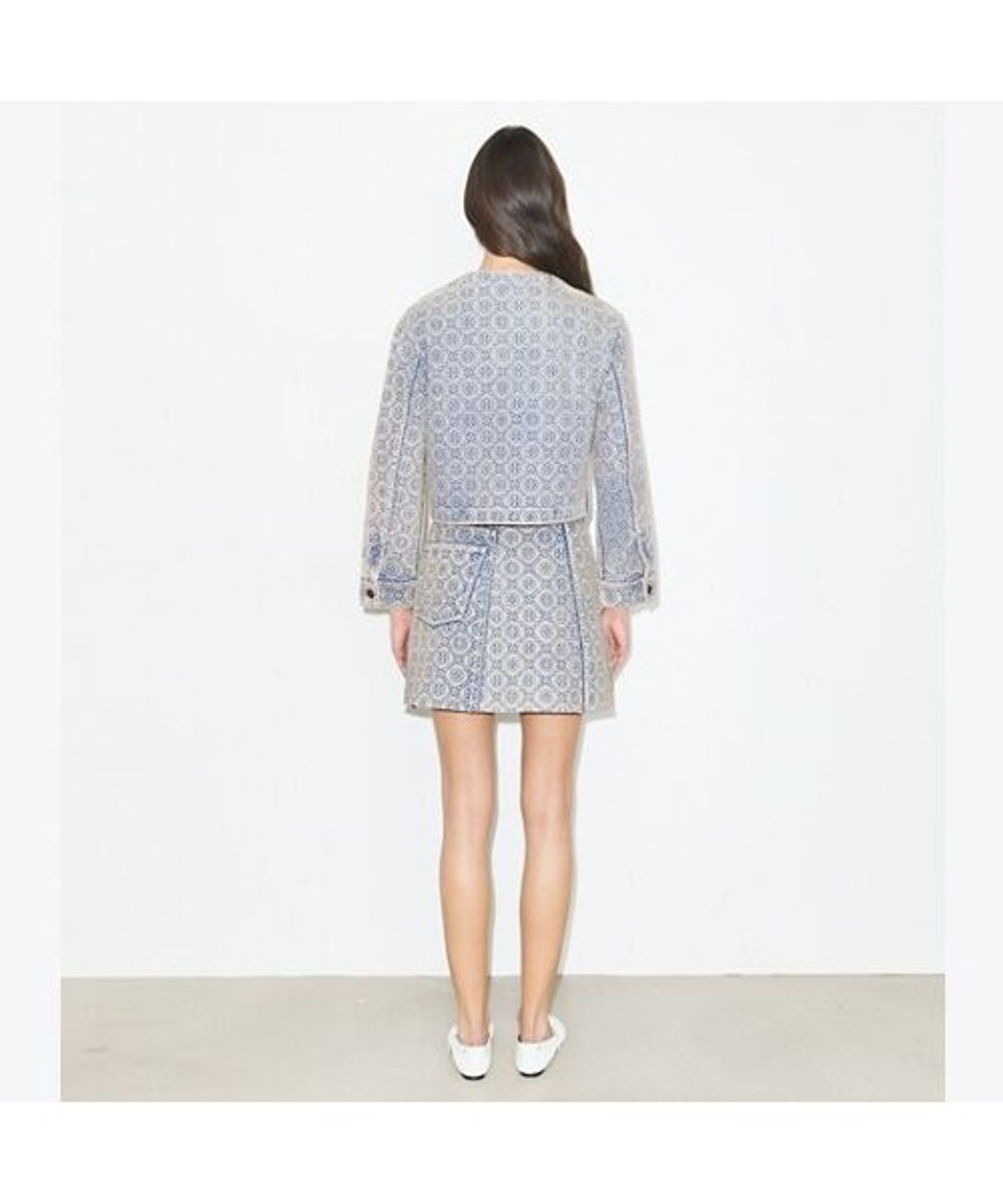토리버치(TORYBURCH) 티 모노그램 데님 자켓 - 블리치드 워시 티 모노그램