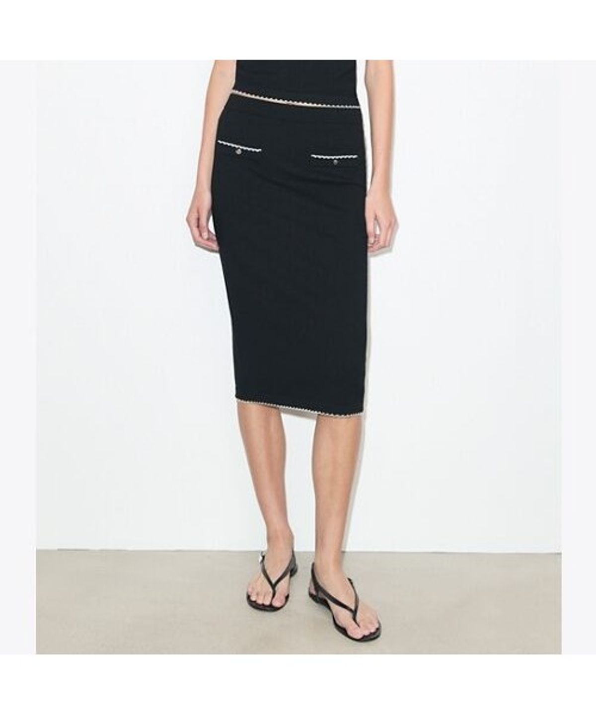 토리버치(TORYBURCH) 울 스캘럽 스커트 - 블랙 / 뉴 아이보리
