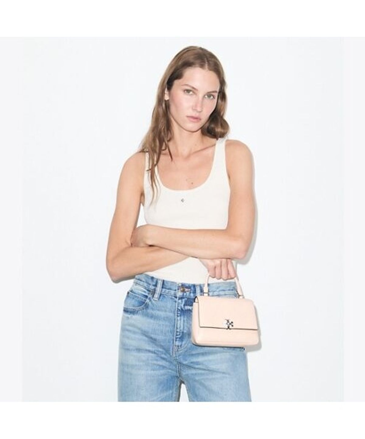 토리버치(TORYBURCH) 찰리 퀼티드 탑 핸들 체인 월렛 - 소프트 핑크