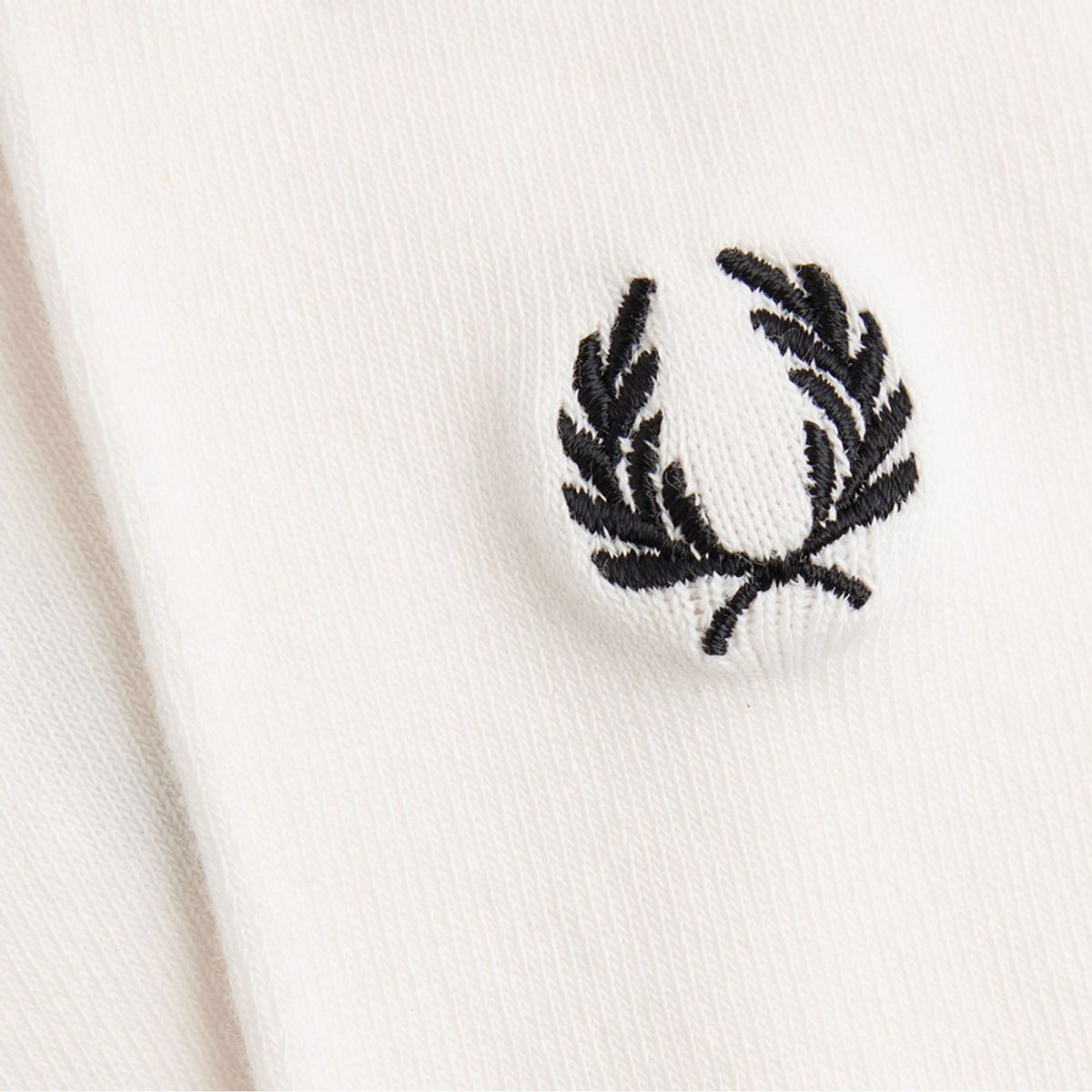 프레드페리(FRED PERRY) 클래식 로렐 리스 삭스 - 스노우화이트/블랙 CFPU2537135-L59