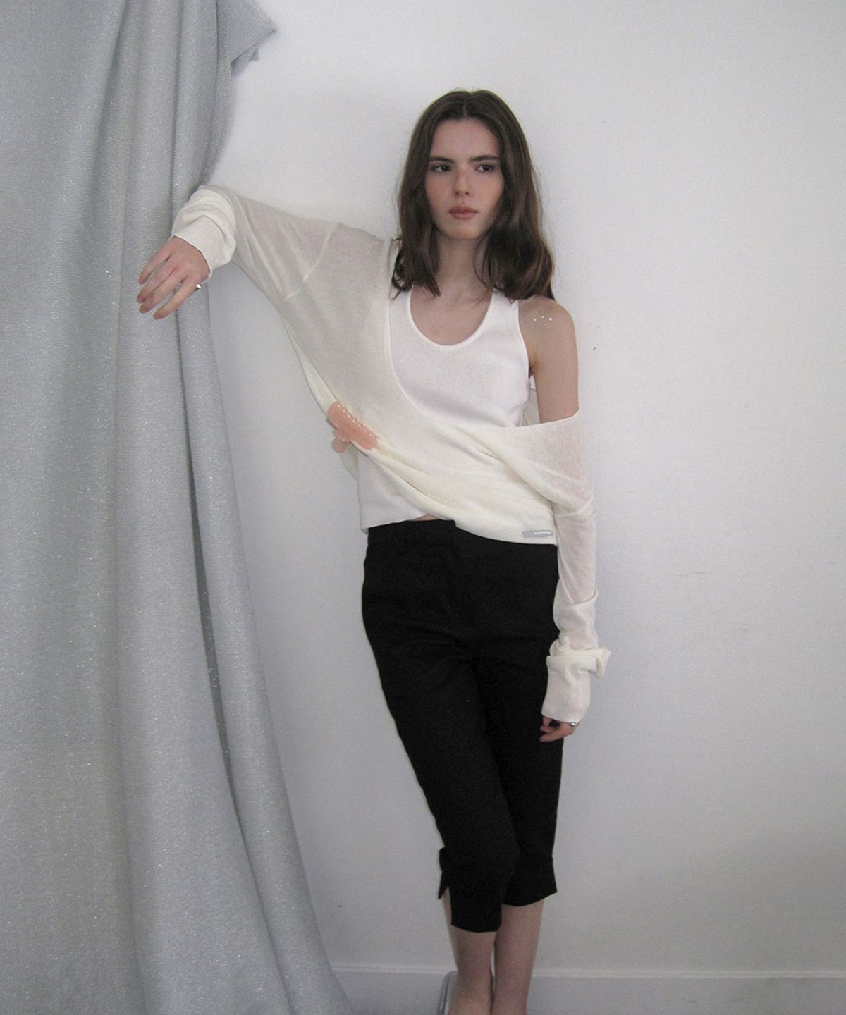어패럴아카이브(APPAREL ARCHIVE) Pento summer deep v-neck knit - Ivory