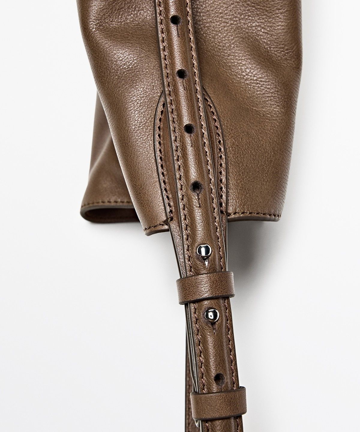 마시모두띠(MASSIMO DUTTI) 나파 가죽 미니 버킷 백