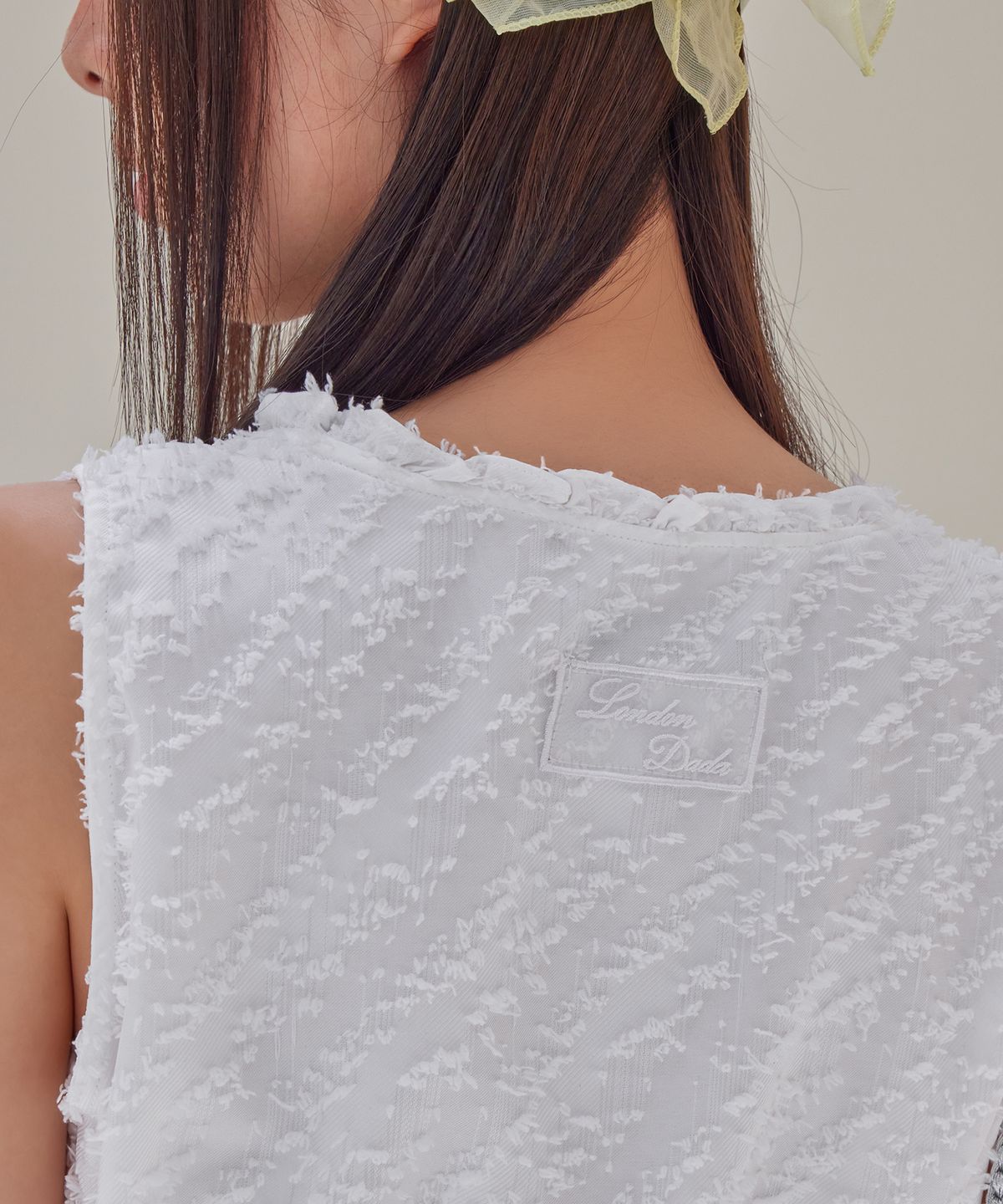 런던다다(LONDONDADA) Fringe Pintuck Frill Blouse, WHITE