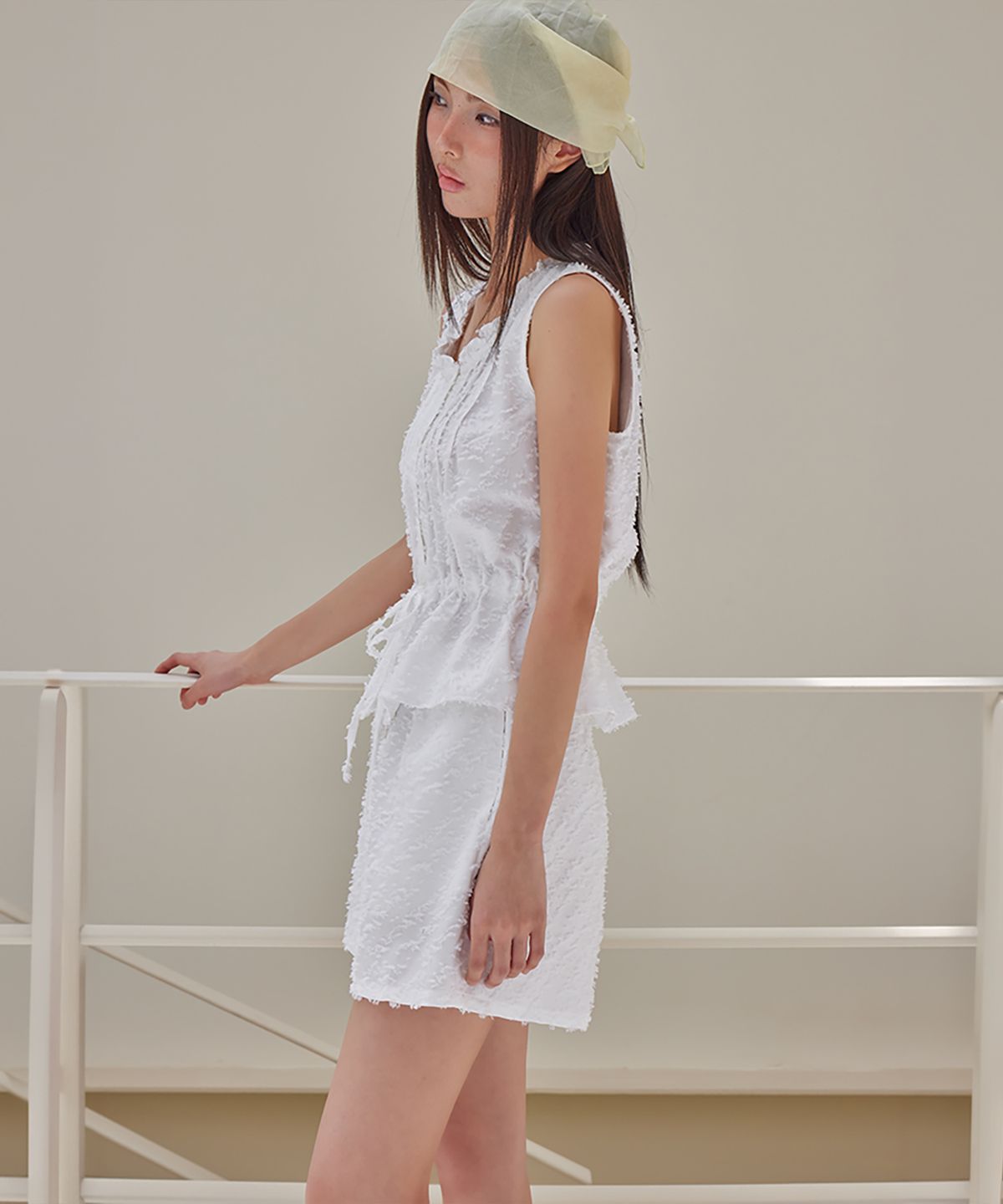 런던다다(LONDONDADA) Fringe Pintuck Frill Blouse, WHITE