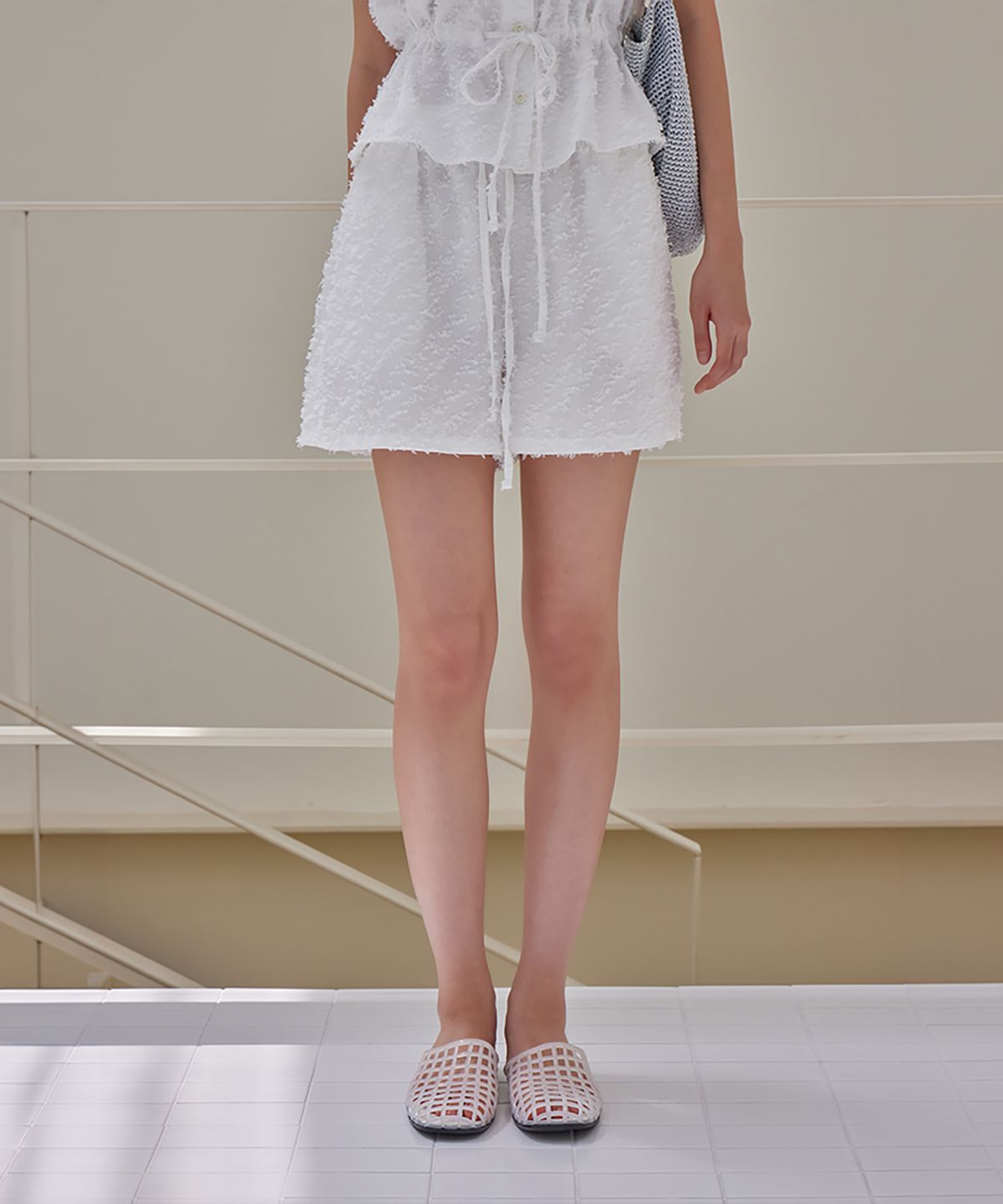 런던다다(LONDONDADA) Fringe Shorts Pants, WHITE