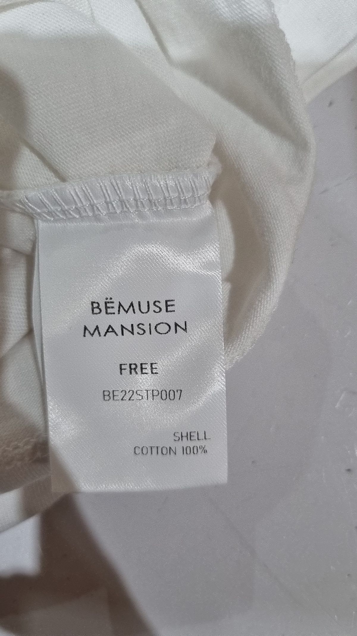 비뮤즈맨션(BEMUSE MANSION) 반소매 티셔츠 FREE