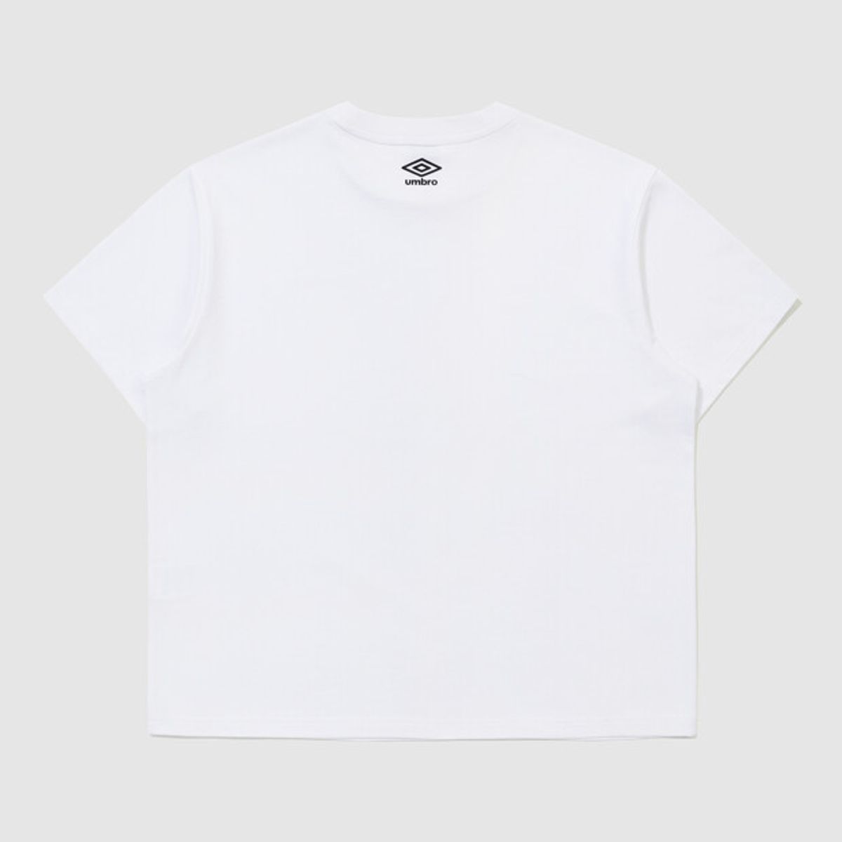 엄브로(UMBRO) 컴팩트 오버핏 반팔 티셔츠 화이트 UR321CRS73