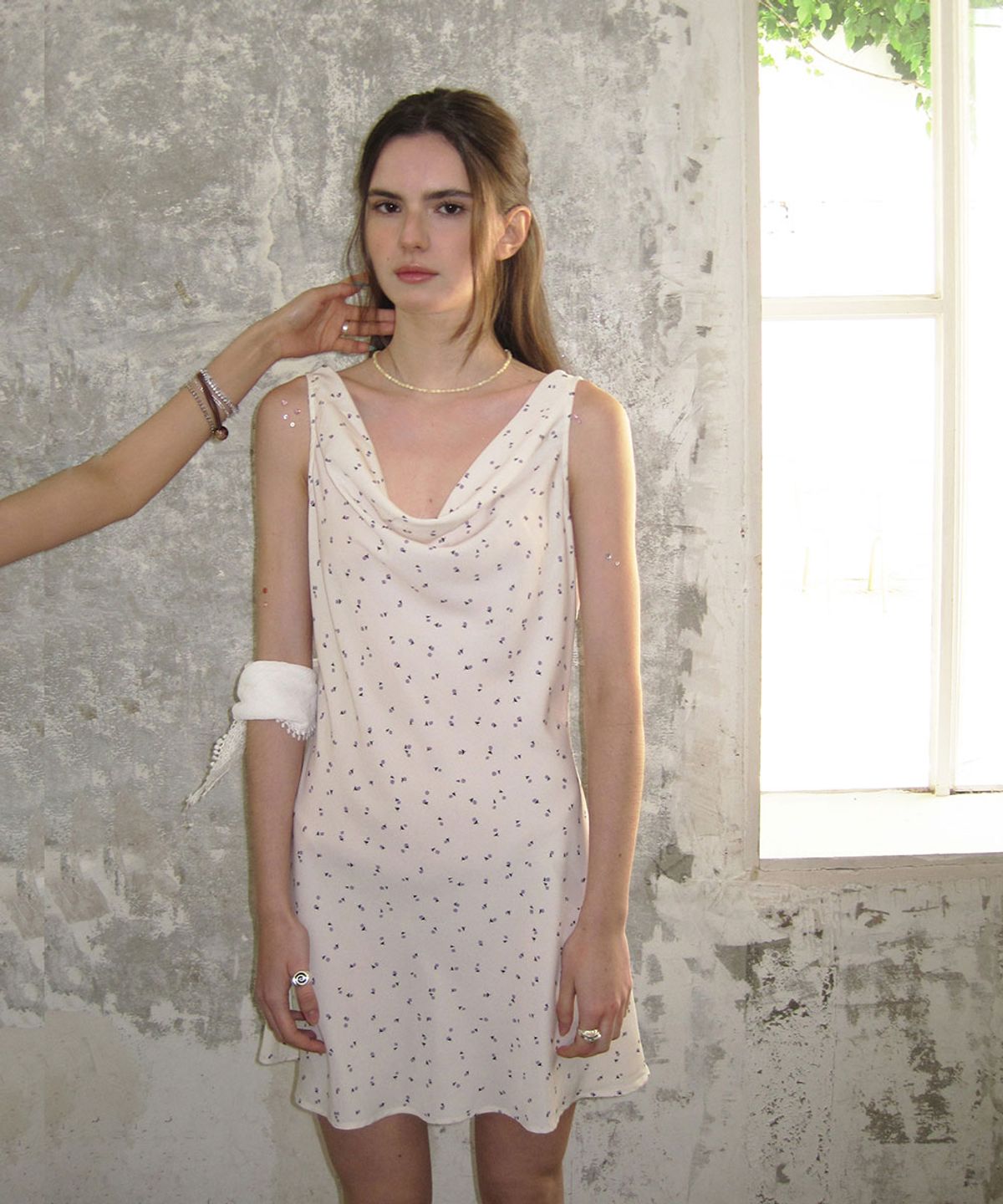 어패럴아카이브(APPAREL ARCHIVE) Peony floral cowl dress - Cream