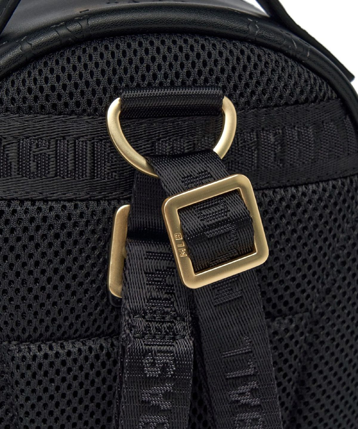 엠엘비 키즈(MLB KIDS) 모노그램 엠보 미니 백팩 NY (Black)