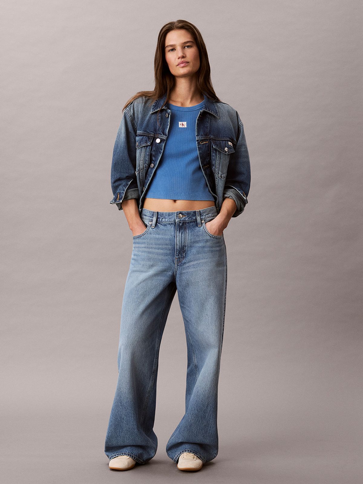 캘빈클라인 진(CALVIN KLEIN JEANS) 여성 우븐라벨 크루넥 워시드 반팔 티셔츠 47H208G YU2