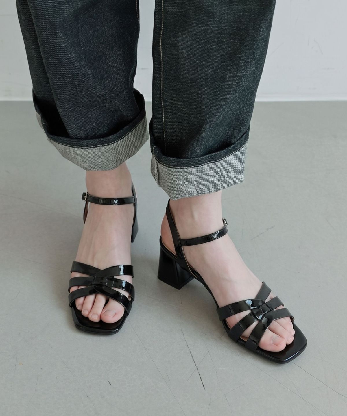 스퍼(SPUR) Voile Multi Strap Modern Sandal 스트랩 샌들 6.5cm -US9066 (2color)