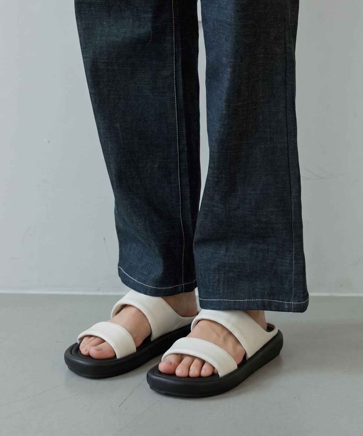 스퍼(SPUR) Goa Gented Softly Sandal 스트랩 샌들 3cm -US9061 (2color)