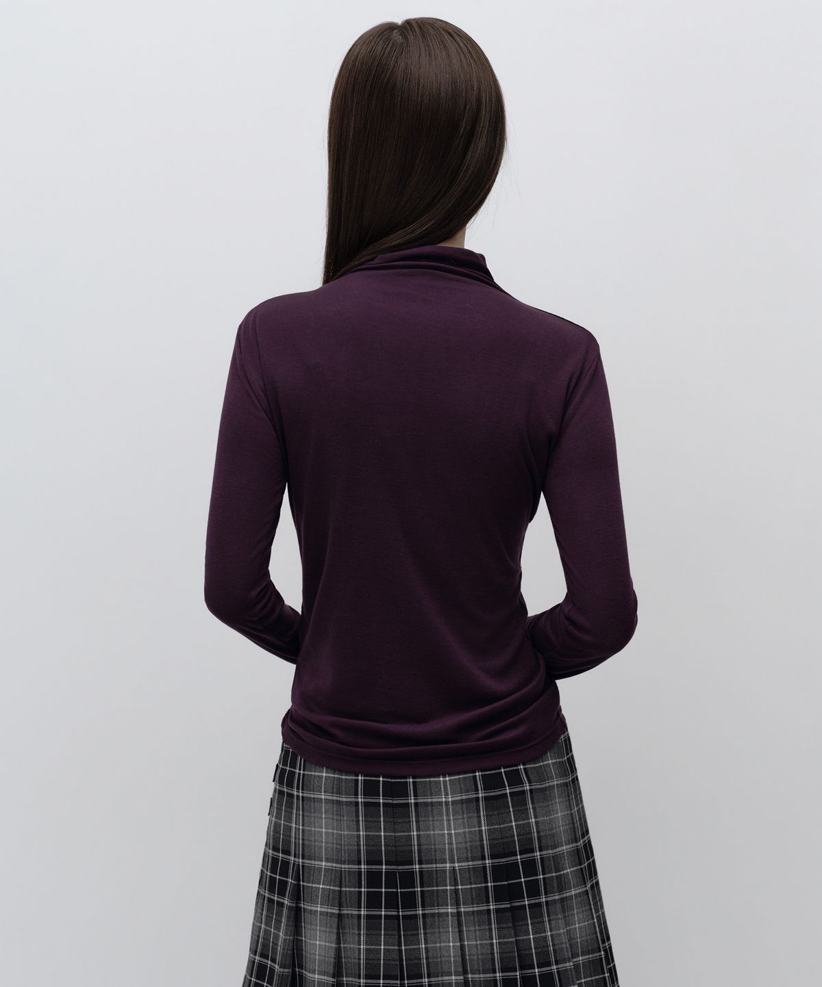 무신사 스탠다드 우먼(MUSINSA STANDARD WOMAN) 우먼즈 시어 울 텐셀 터틀 넥 긴소매 티셔츠 [다크 퍼플]