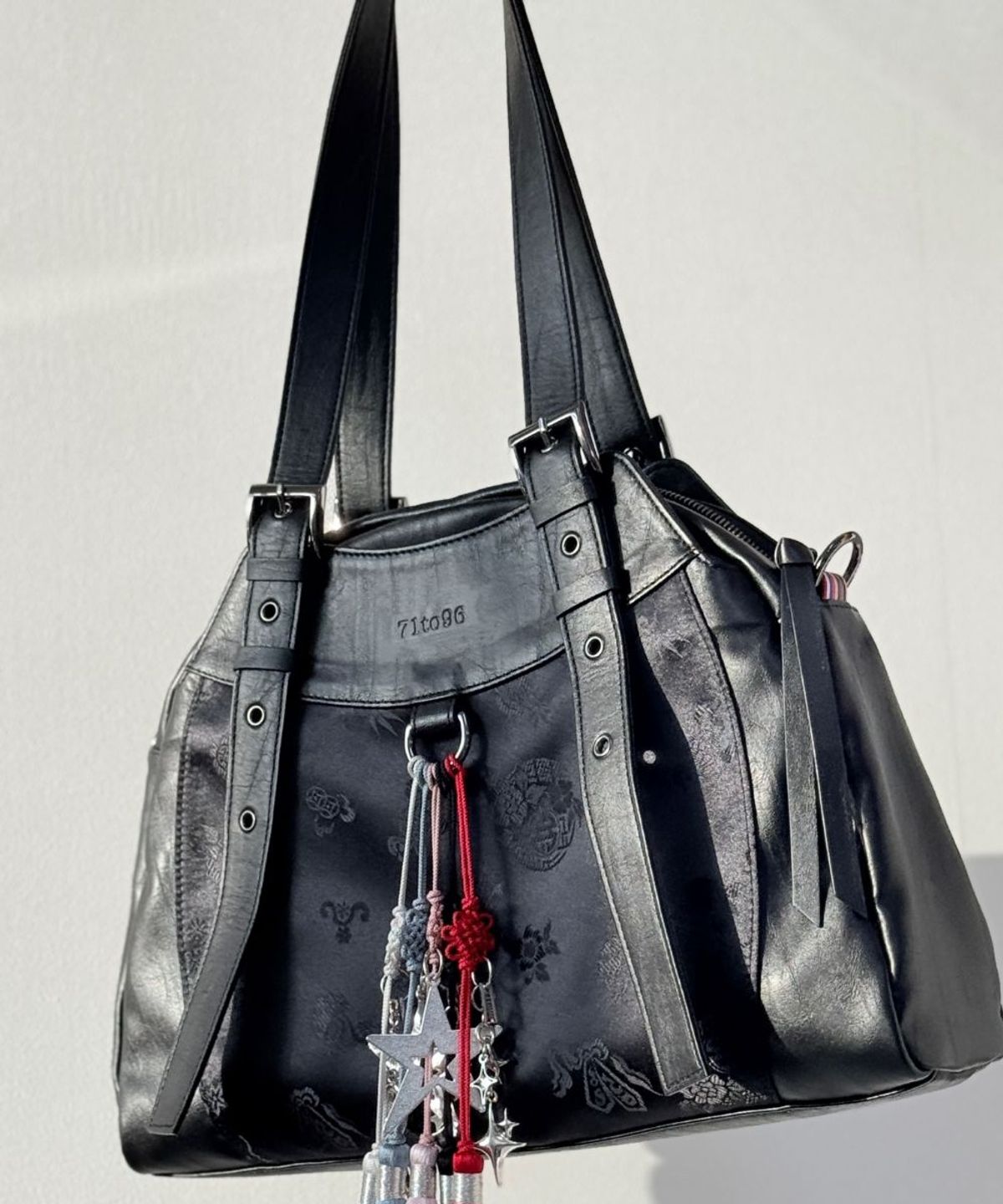 칠 하나 투 구육(71TO96) 월영백, Wolyeong Bag Mini (Black)