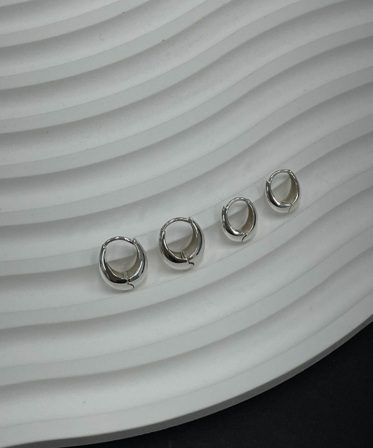 바라두(BARADU) 925 Watery hoop earring - S