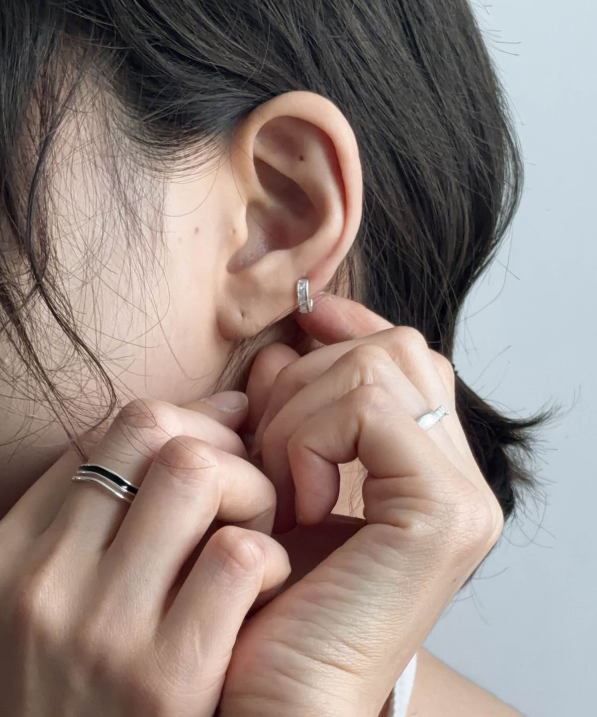 바라두(BARADU) 925 Curved ring stud earrings