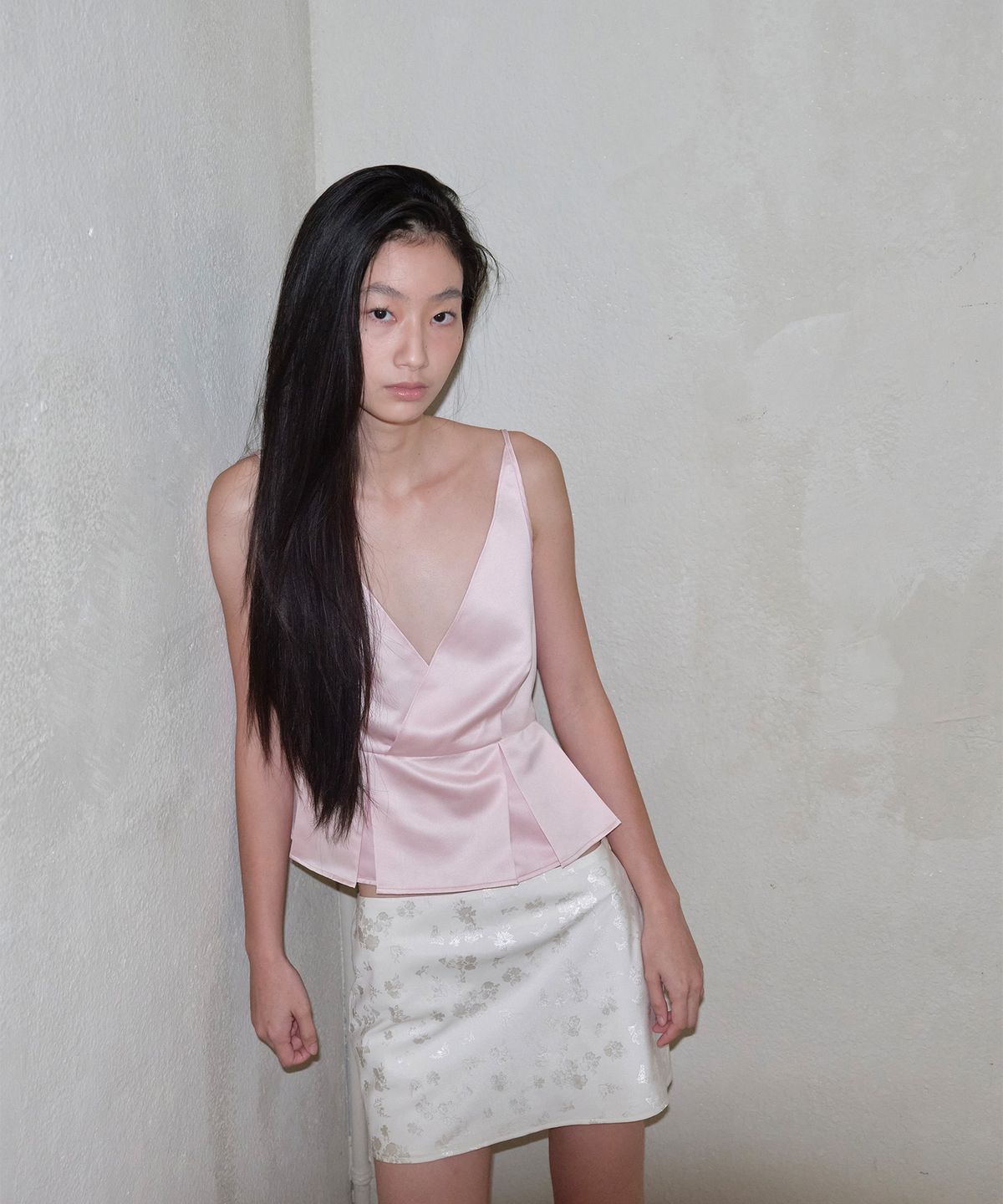 더포르타(THEPORTA) FLORAL JACQUARD MINI SKIRT, CREAM