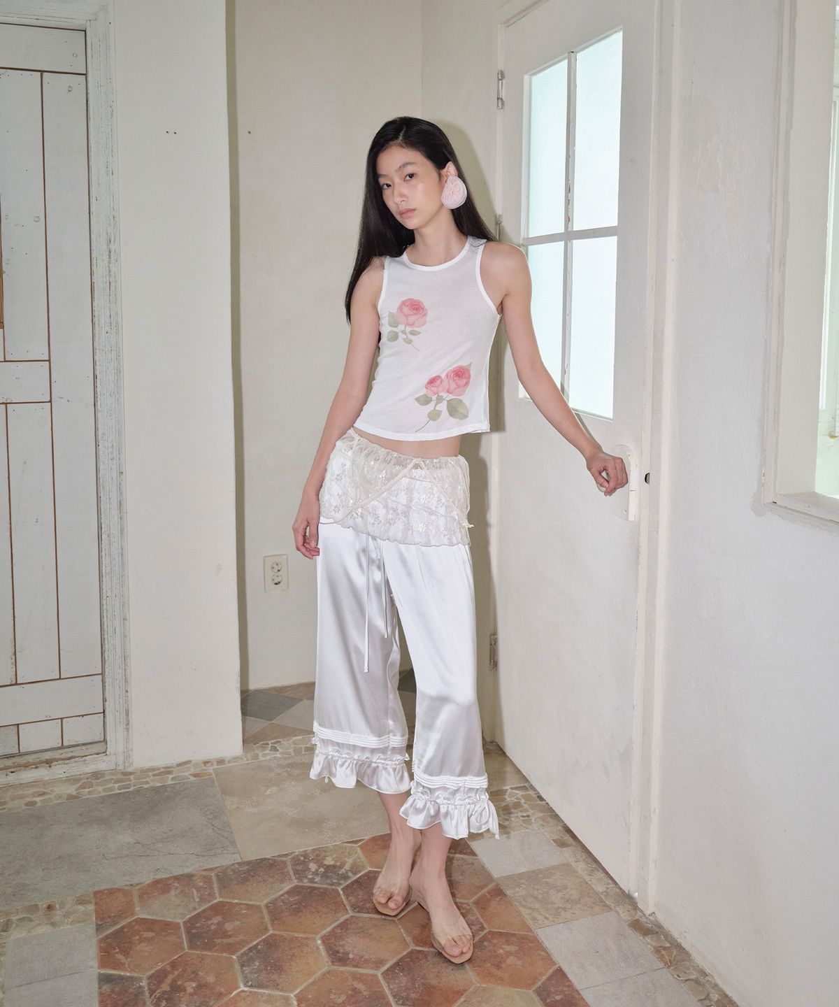 더포르타(THEPORTA) SATIN RIBBON FRILL PANTS, WHITE