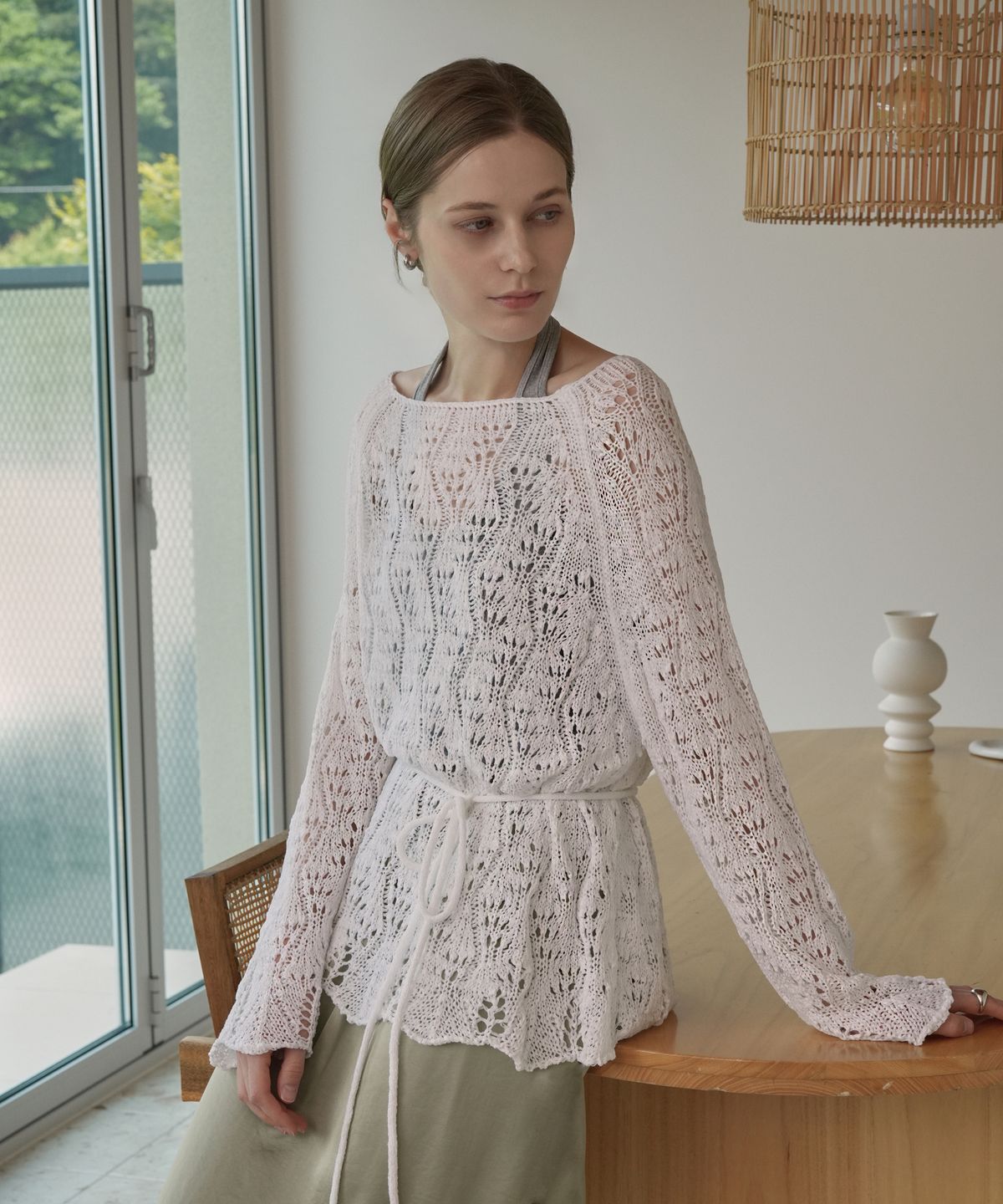 블레티(VLETI) Contrast Neck Raglan Wave Trim Knit & Waist Strin (white)