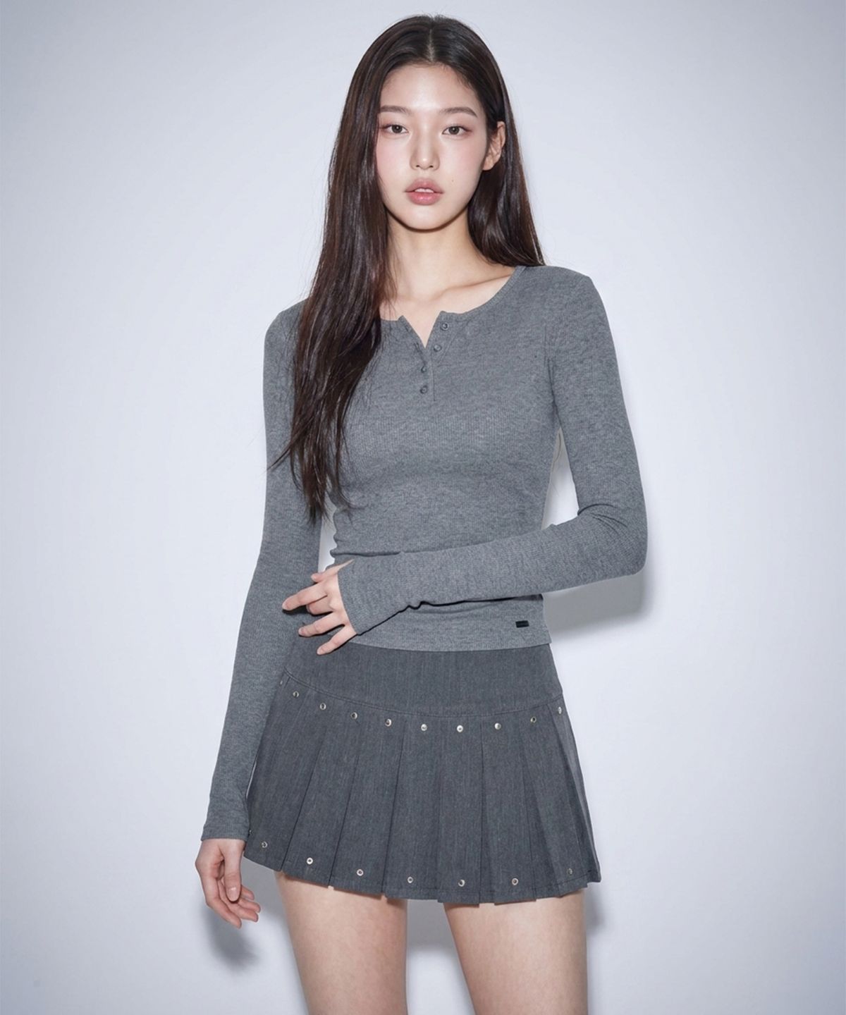 본슬리피(BORN SLIPPY) Essential Crystal Stud Pleated Skort (Gray)