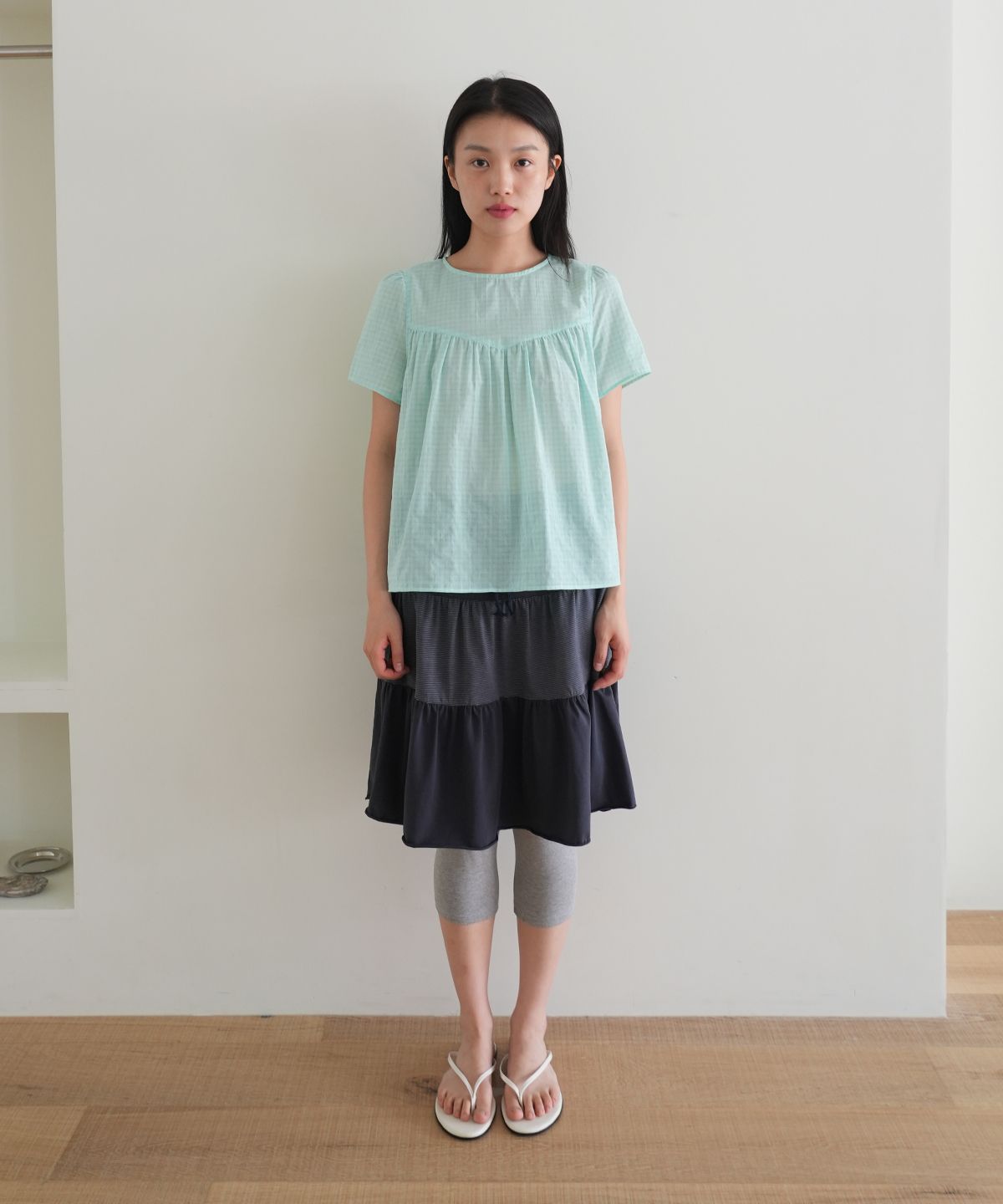 나츠(NAATS) Shrring mid skirt, navy