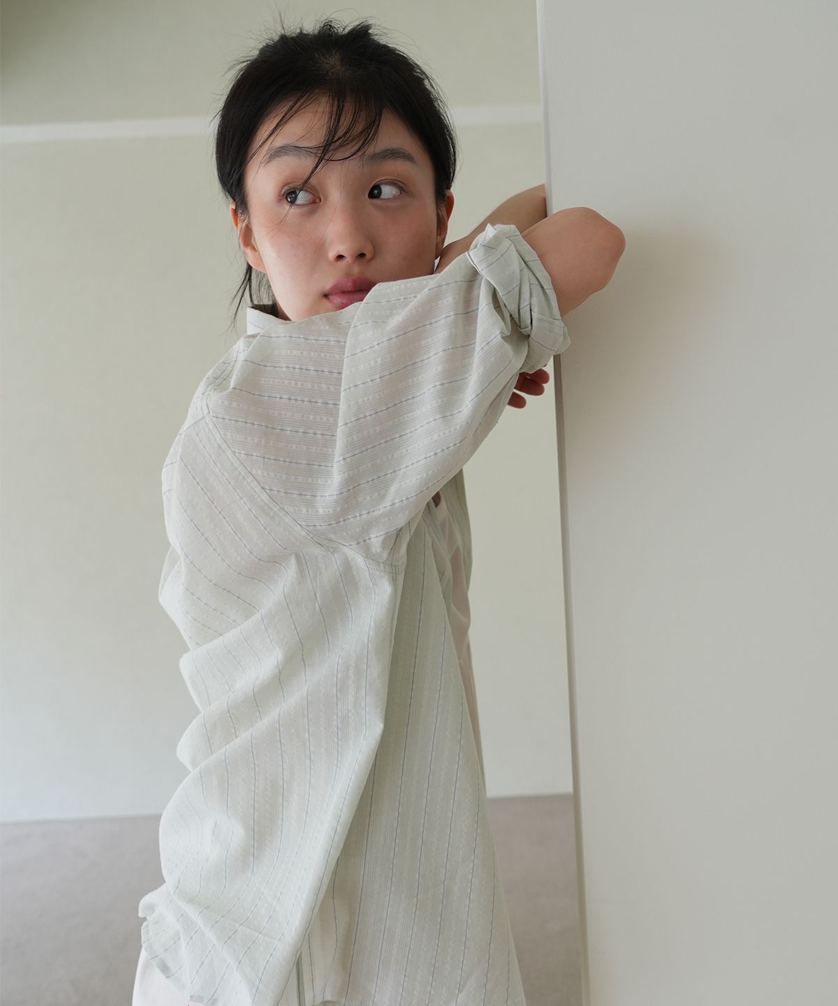 나츠(NAATS) Stripe sheer oversized shirt, mint gray