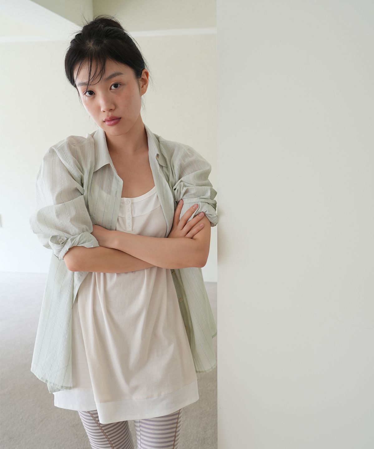 나츠(NAATS) Stripe sheer oversized shirt, mint gray