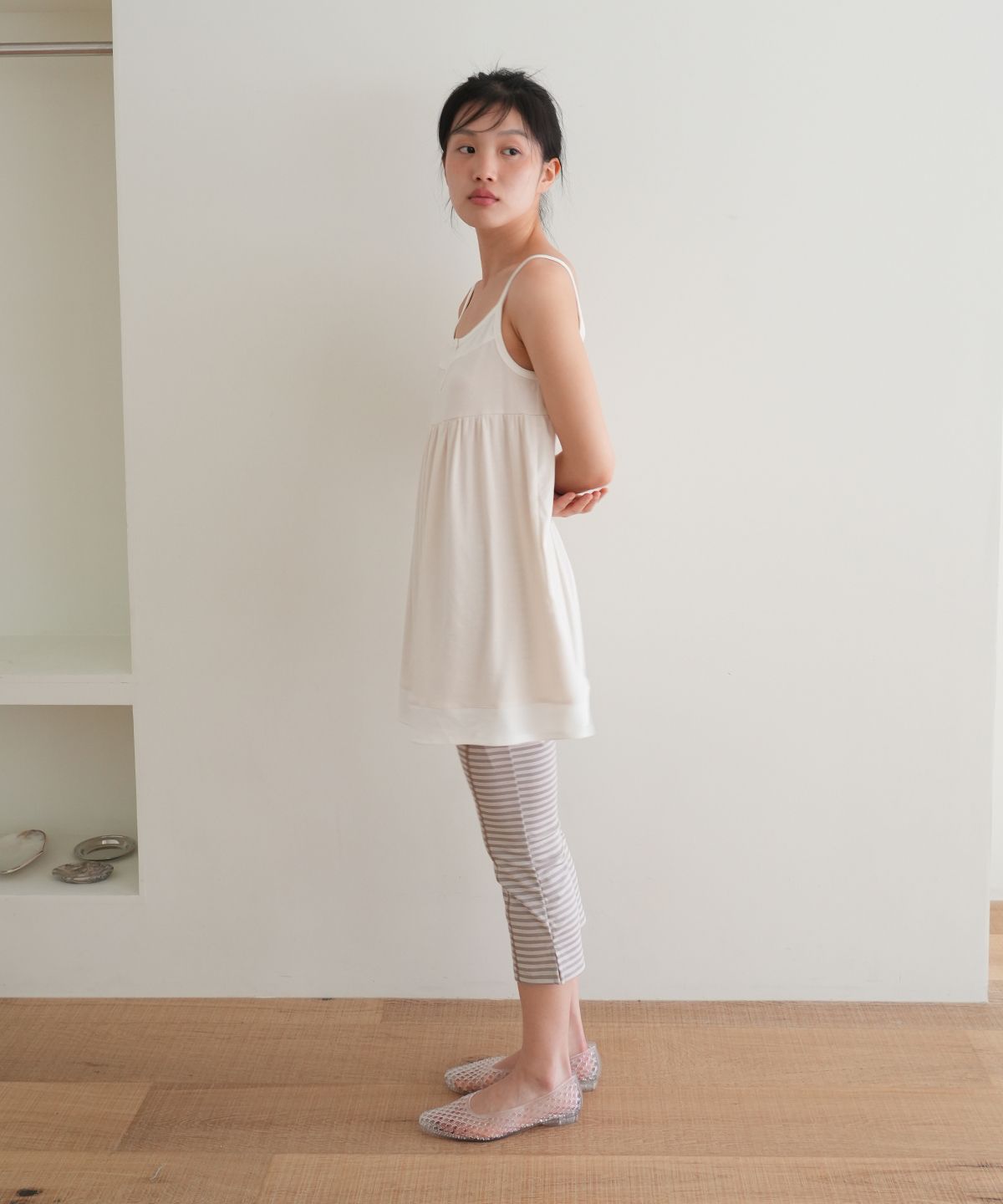 나츠(NAATS) Shring button sleeveless, ivory
