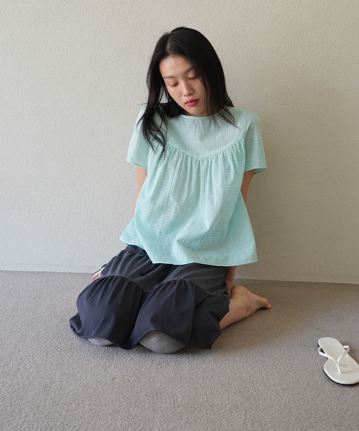 나츠(NAATS) Check shirring half blouse, mint