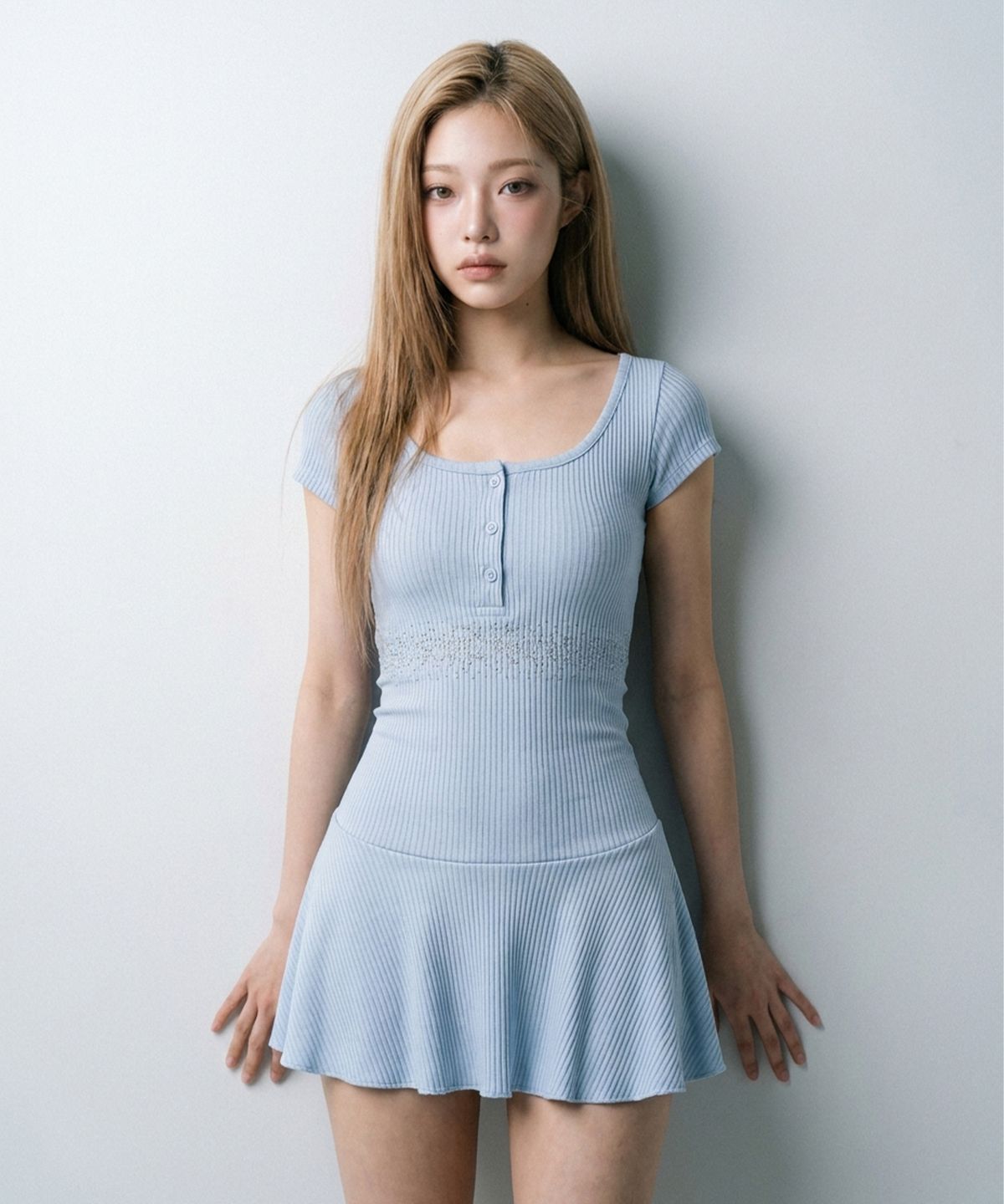 본슬리피(BORN SLIPPY) Crystal Line Henley Skater Mini Dress (Cloud Soda)