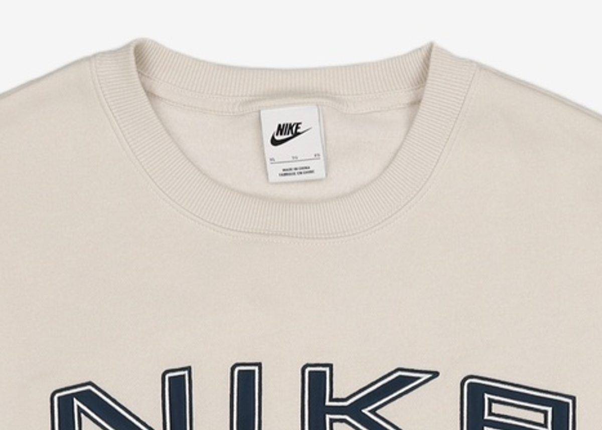 나이키(NIKE) 스포츠웨어 피닉스 플리스 오버-오버사이즈 크루넥 로고 스웨트셔츠 W - 라이트 오어우드 브라운:화이트:아머리 네이비 / FV7675-104 XL