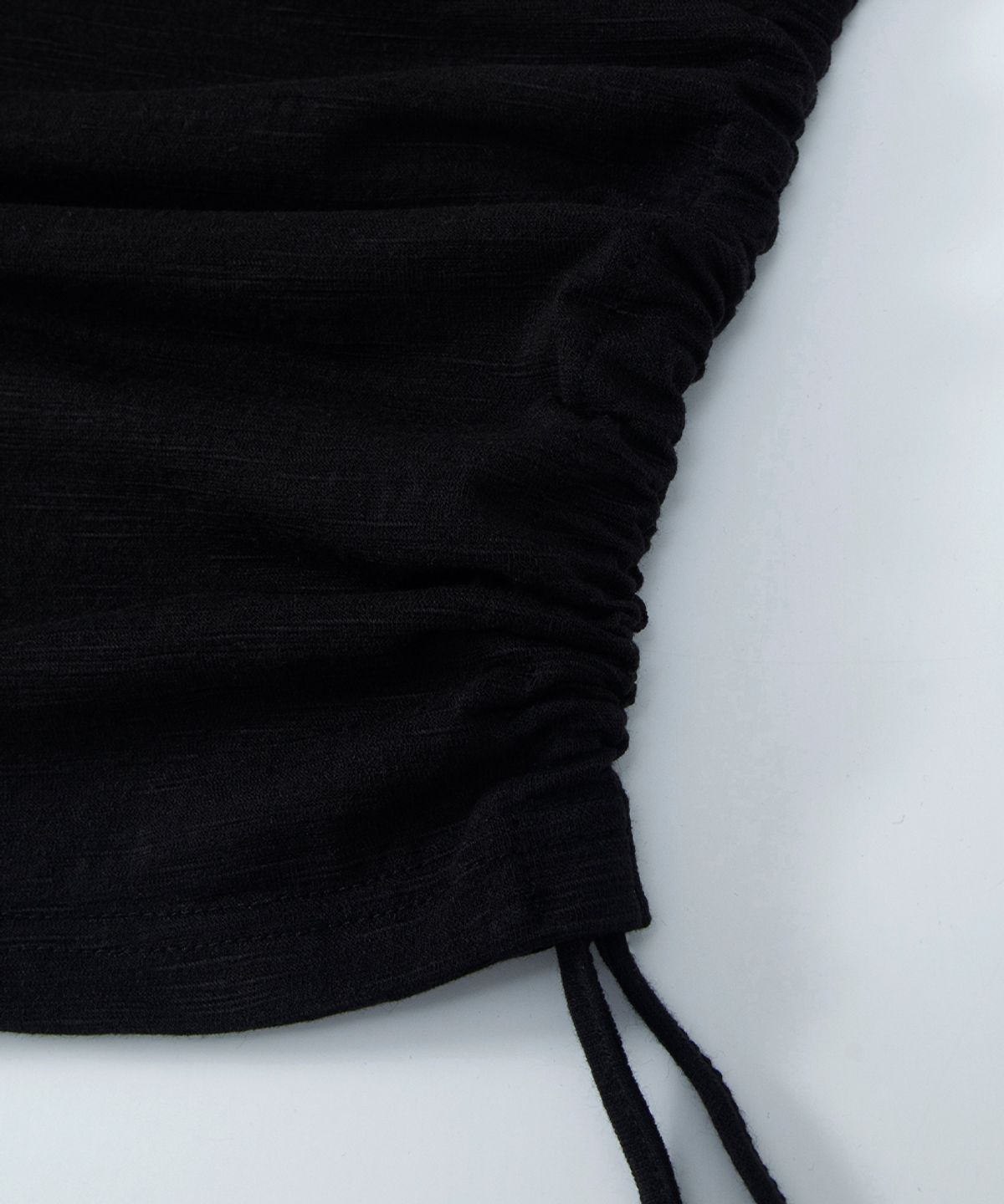 애즈온(ASON) KIKI BOXY SHIRRING TEE / BLACK