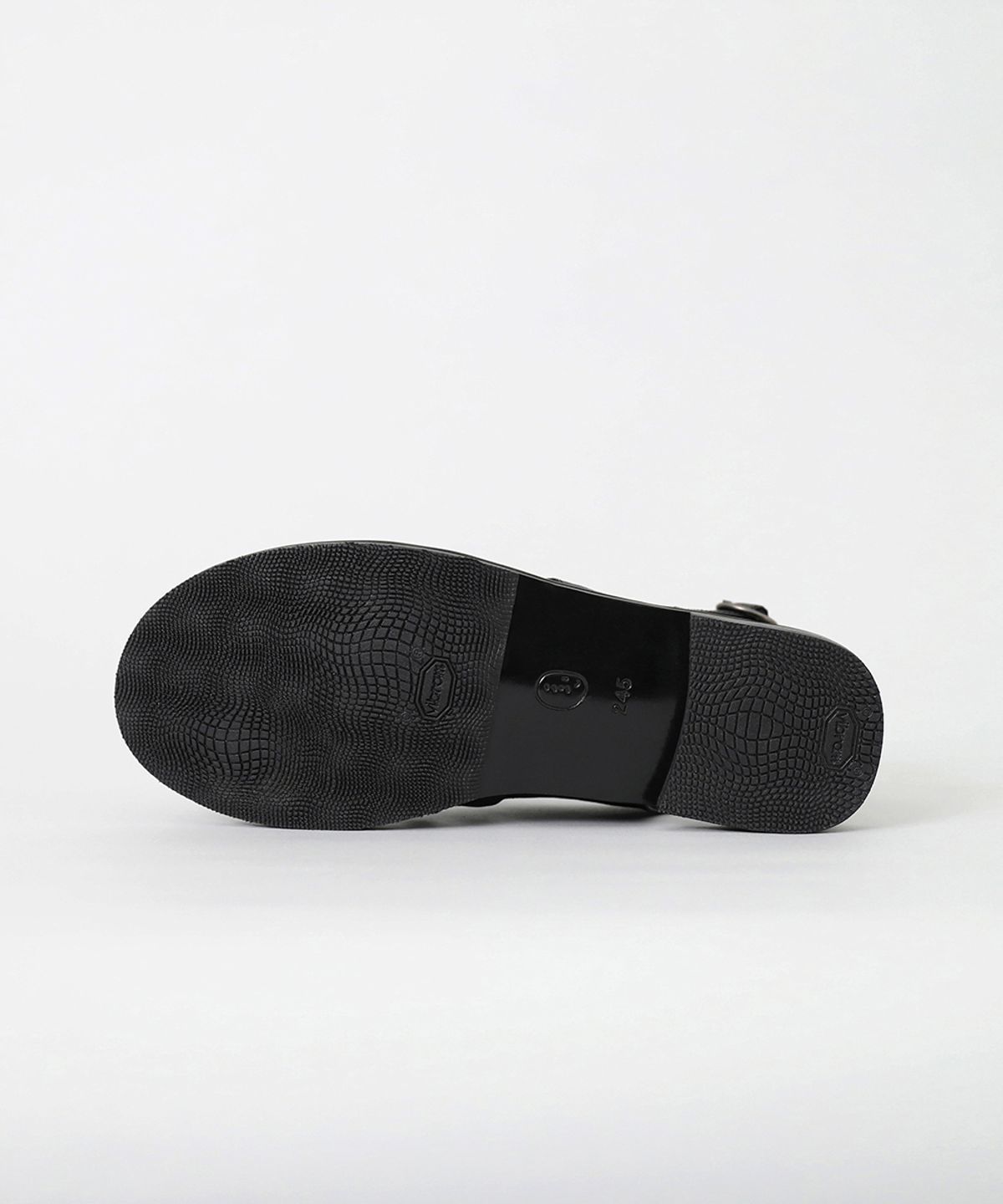 흰(HEENN) Light Rail Sandals . Black (W/ Vibram)