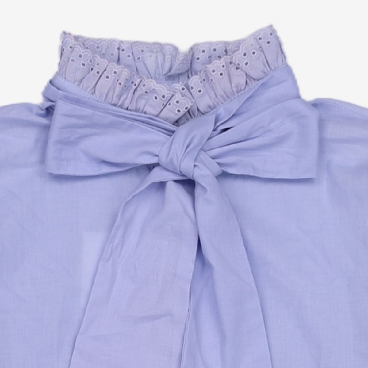 룩캐스트(LOOKAST) LIGHT BLUE RIBBON LACE BLOUSE ONE