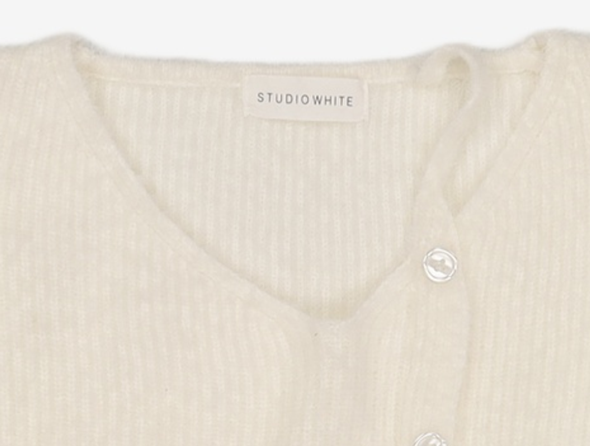 스튜디오화이트(STUDIO WHITE) 카디건 ONE
