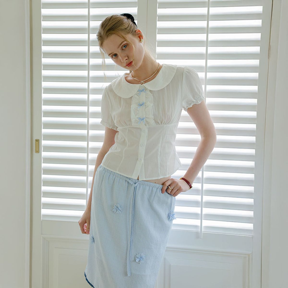 쎄무아듀(CEST MOIDEW) Cest_Blue ribbon frill shirt_WHITE