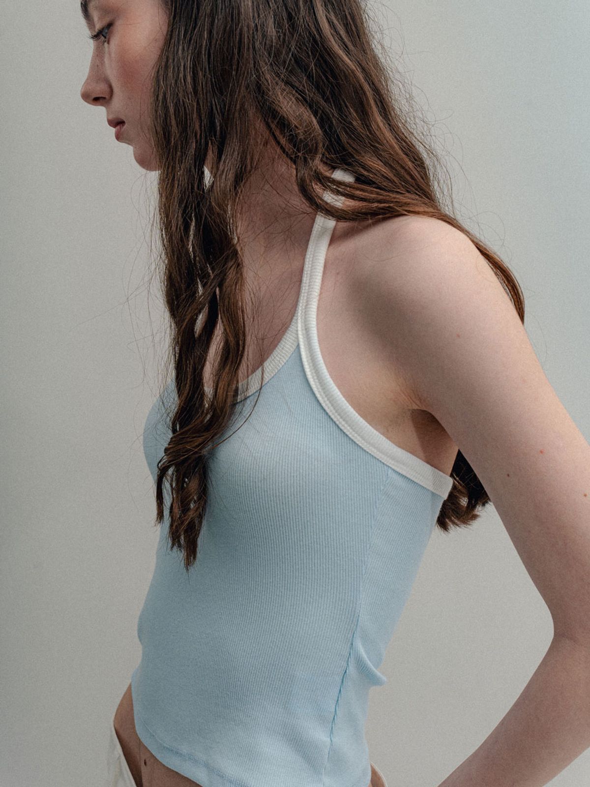 비수스(VISUS) Ribbed Halter Top_Skyblue