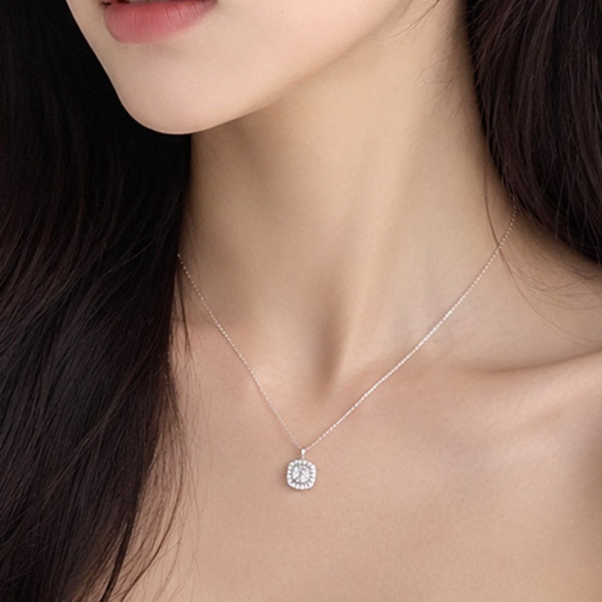 메종드쉬(MAISON DE SHE) 여성 목걸이 글램 스퀘어 솔리테어 펜던트 BCN011