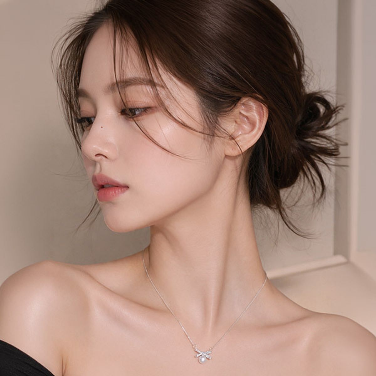 메종드쉬(MAISON DE SHE) 여성 목걸이 글로우 큐빅 리본 진주 펜던트BCN015