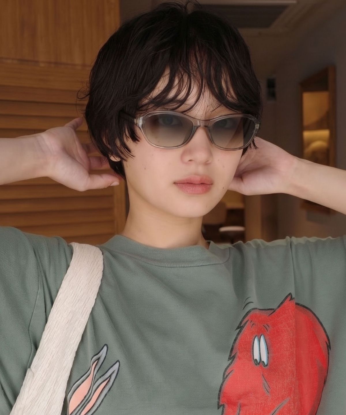 투큐브(2CUBE) Retro Cat-Eye Oval Sunglasses(Beige)